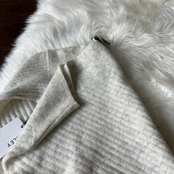 EUC Bailey 44 Kiara One Shoulder Sweater Merino Wool Blend Off Shoulder Small - Picture 14 of 16